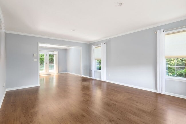 Building Photo - Lovely Two-Story Home in Weaverville