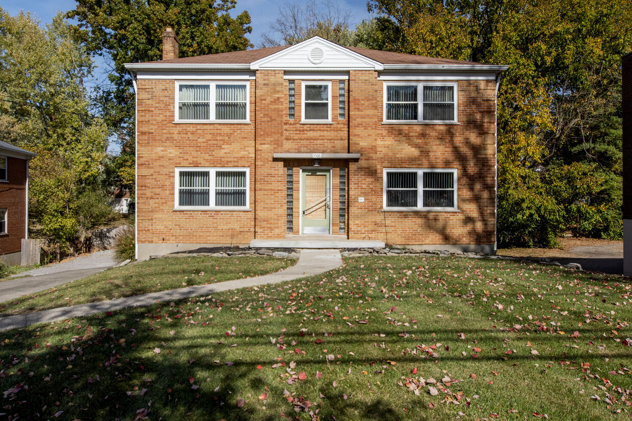5588 Beechmont Ave - 5568 Beechmont Ave