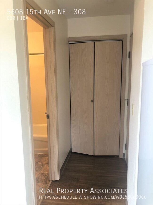 Foto del edificio - 5608 15th Ave NE