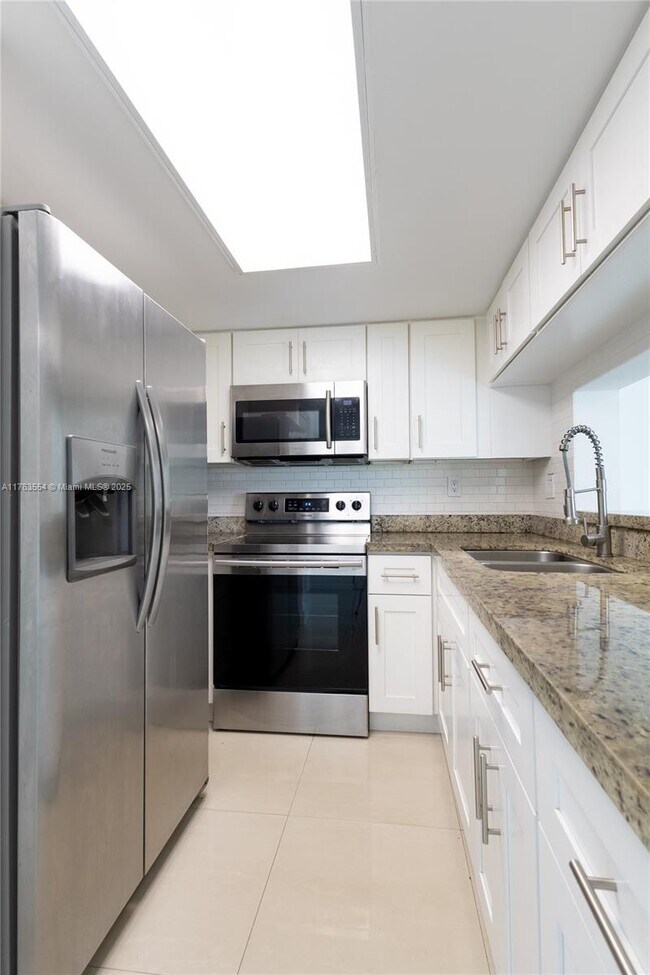Foto del edificio - 2075 SW 122nd Ave