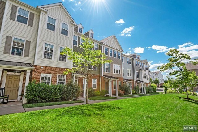 Building Photo - 35 Truman Dr
