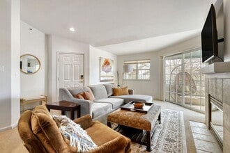 Building Photo - 550 Mohawk Dr