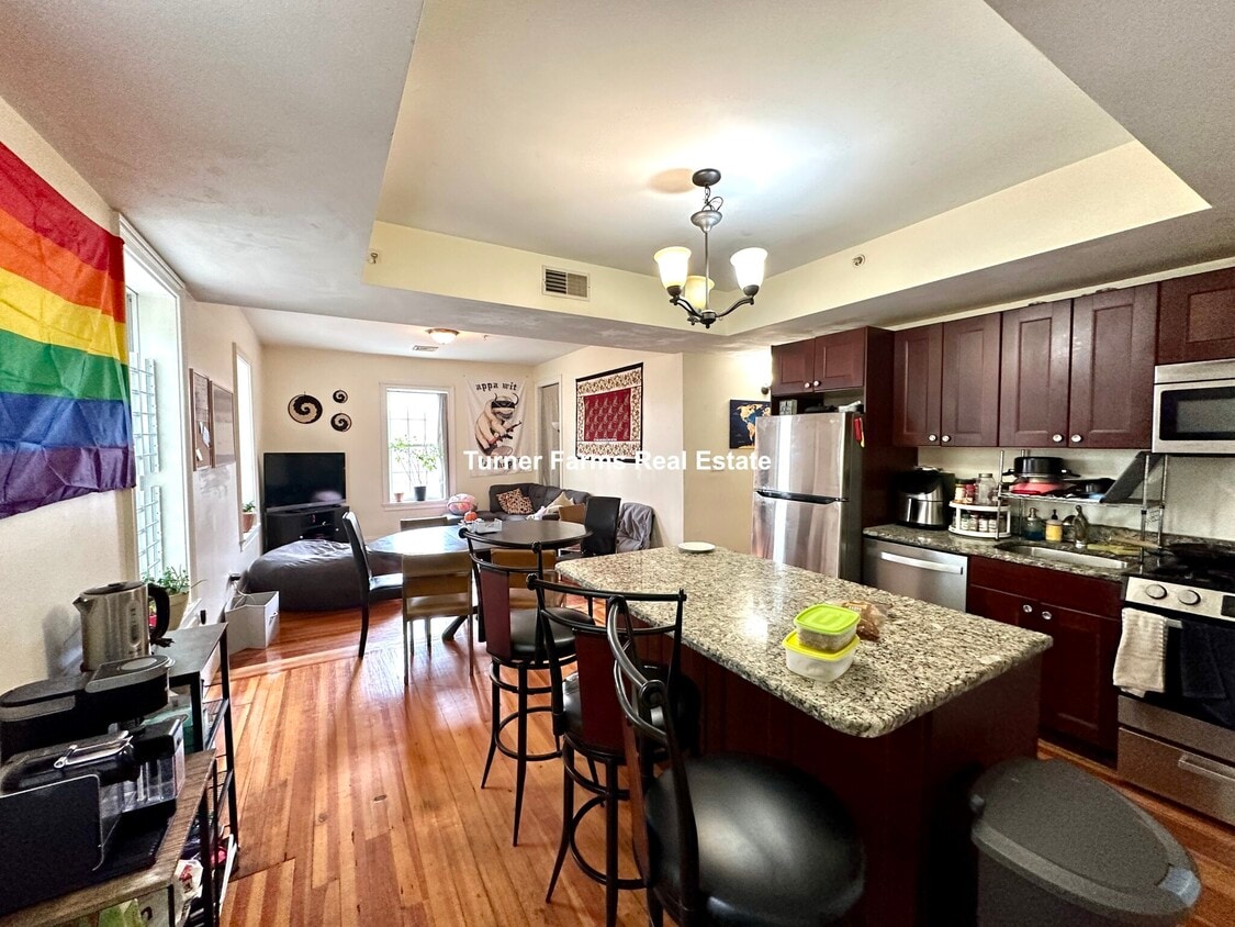 Foto principal - 107 Fisher Ave