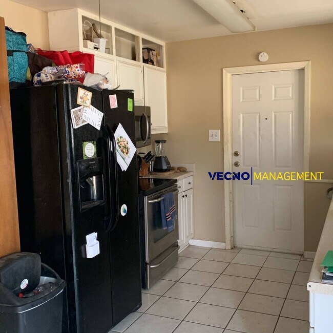 Foto del edificio - 701 Aviation Ave