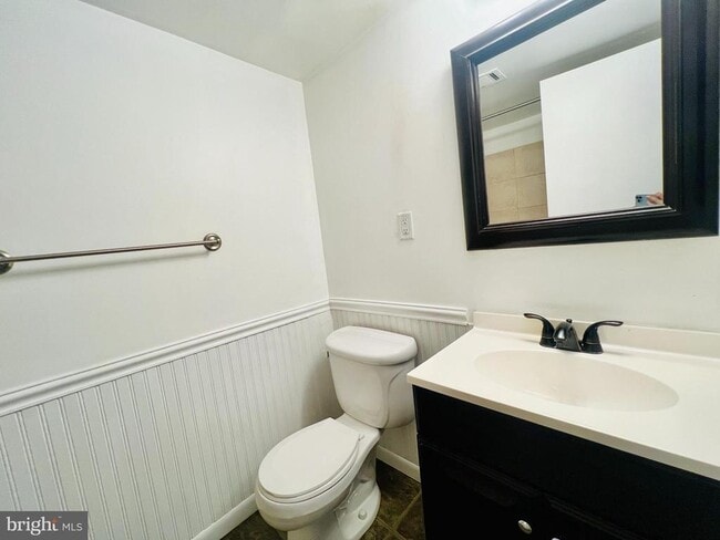 Foto del edificio - 10570 Twin Rivers Rd