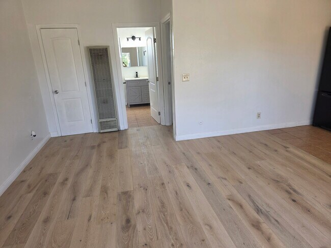 Foto del edificio - 21219 Valerio St