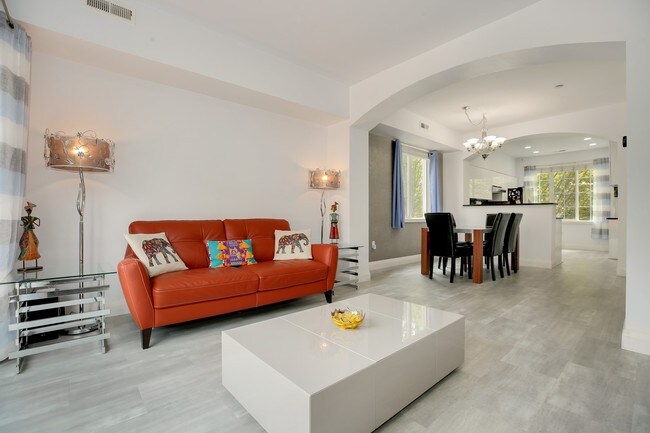 Living space 4 - 18270 NE 97th Way