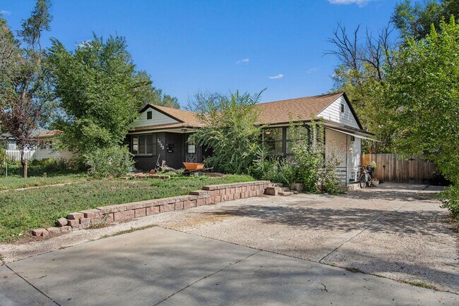 Building Photo - 1730 Whedbee St