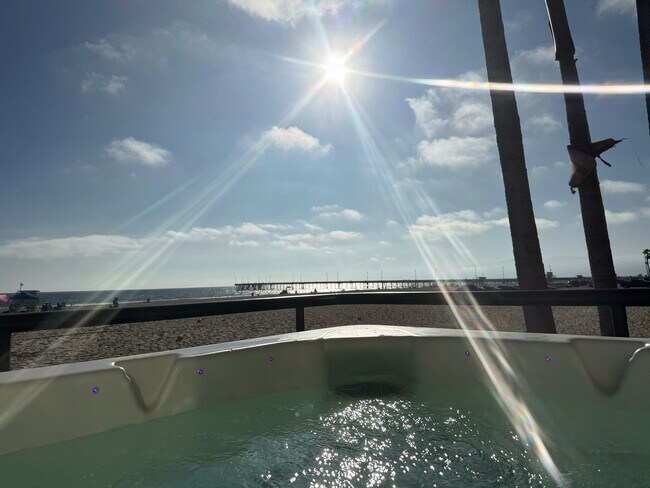 Foto del edificio - 3505 Ocean Front Walk