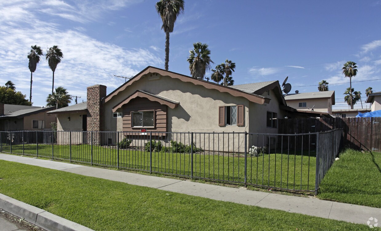 Building Photo - 131 S Laxore St