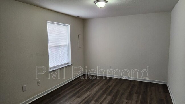 Foto del edificio - 3516 E Richmond Rd