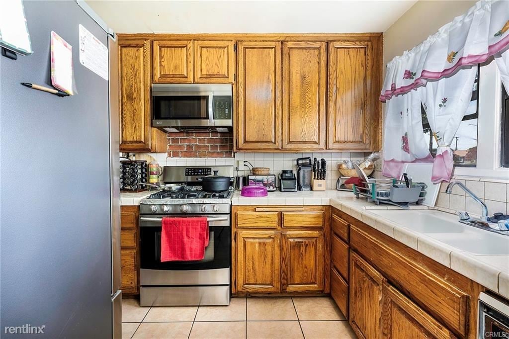 Building Photo - 3 br, 2 bath House - 2846 Del Amo Blvd