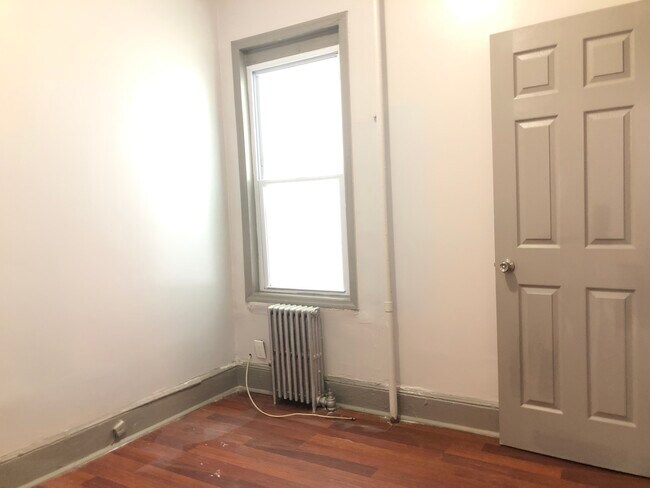 Building Photo - 13 Bayside Pl