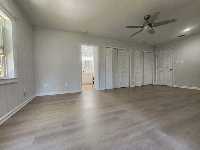 Foto del edificio - 17571 Graham St