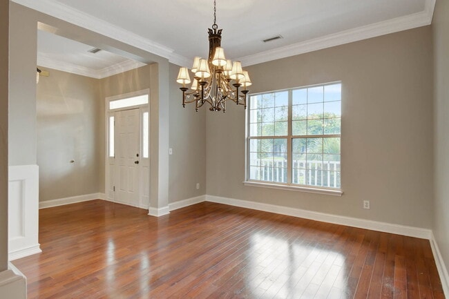 Building Photo - 6040 Fieldstone Cir