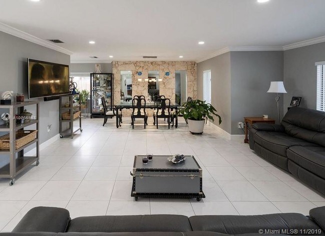 Foto del edificio - 10800 SW 126th Ave