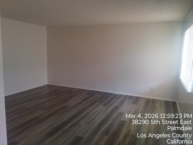 Foto del edificio - 38290 5th St E