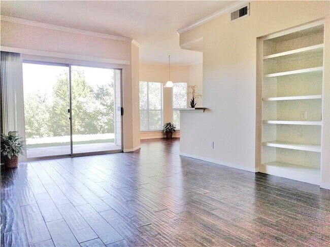 Foto del edificio - 6000-13 Shepherd Mountain Cove
