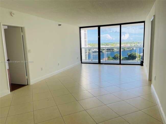 Foto del edificio - 20505 E Country Club Dr