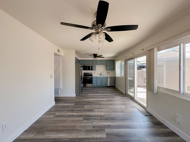 Foto del edificio - Updated 4 Bedroom, 2 Bath Villa Portofino ...