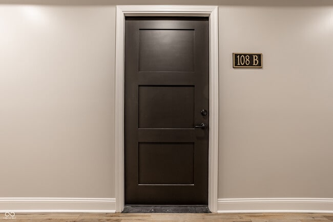 Building Photo - 108 W Main St