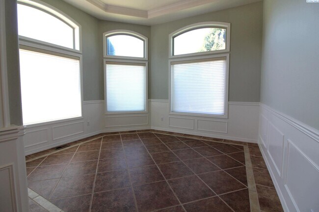 Building Photo - Luxury Home for Rent in Richland