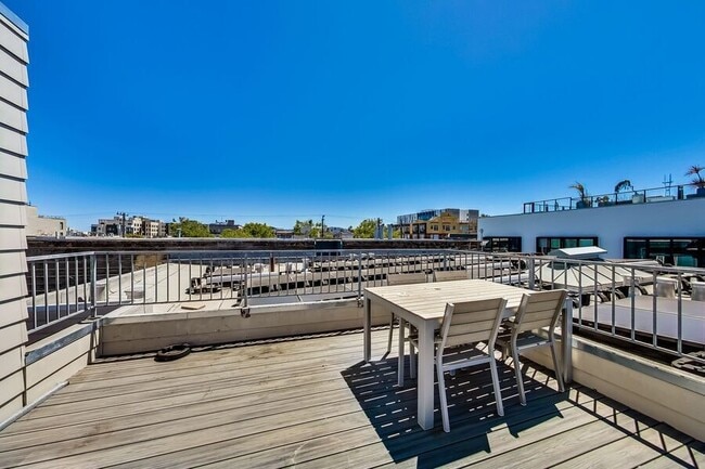 Building Photo - 1375 Minna St