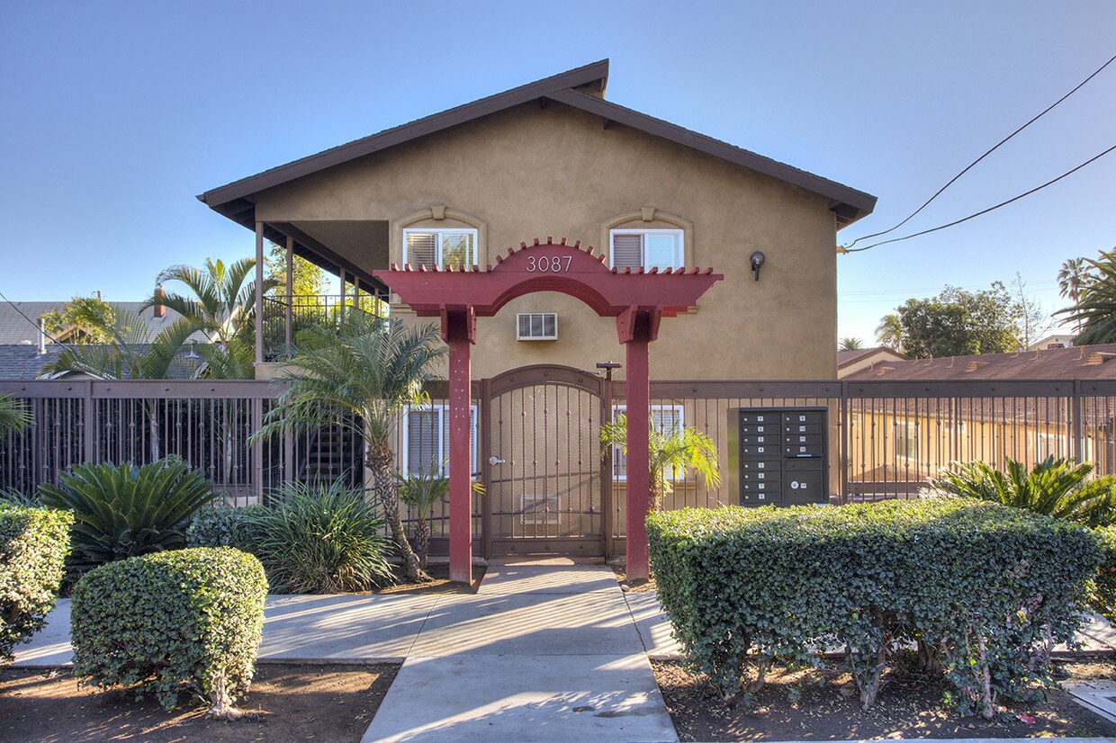 Primary Photo - South Park/Golden 1 Bed/1 Bath