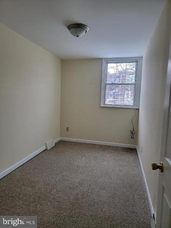 Foto del edificio - 916 E 27th St