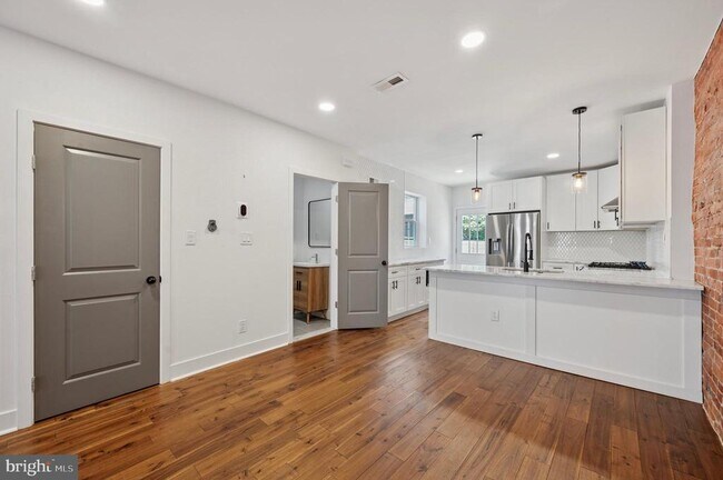 Foto del edificio - 2518 Carpenter St