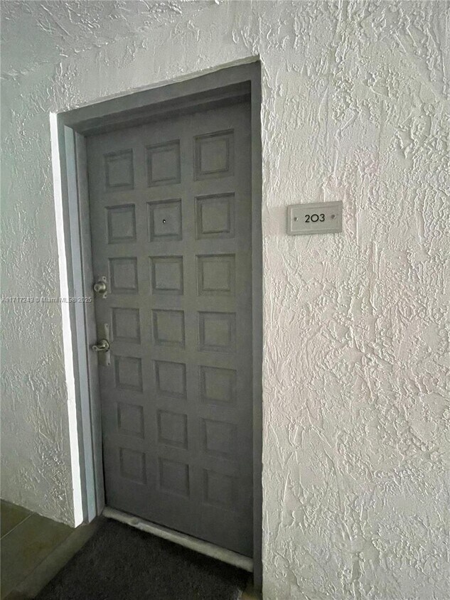 Foto principal - 700 NE 63rd St