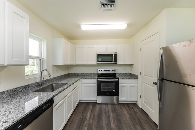 Foto del edificio - 3007 E 17th St