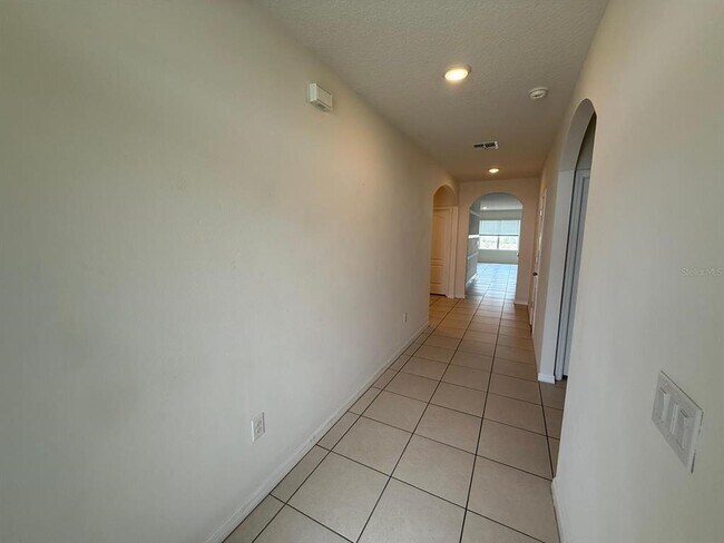 Building Photo - 209 Ludisia Loop