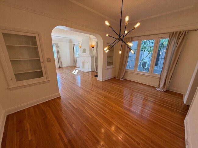 Foto del edificio - 339 N Orange Dr