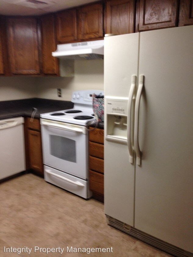 Foto principal - 3 br, 1 bath House - 64 Rinaldi Blvd