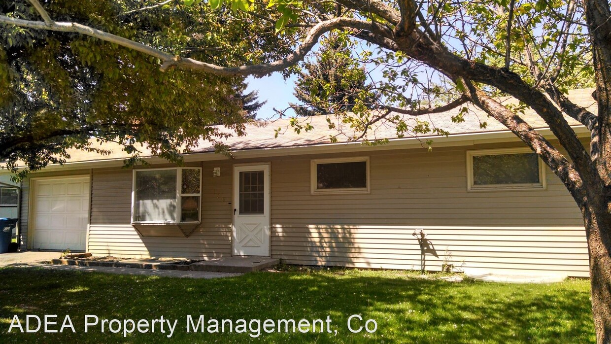 Primary Photo - 5 br, 2 bath House - 136 Cohosset