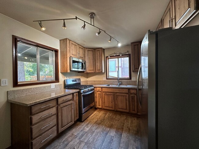 Building Photo - House with TWO Units in One!