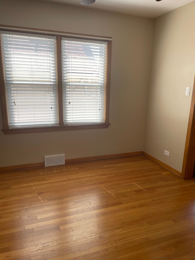 Living room - 4518 Lawndale Ave