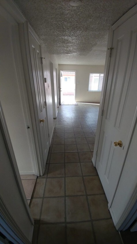 Building Photo - 370 Atrisco Dr SW