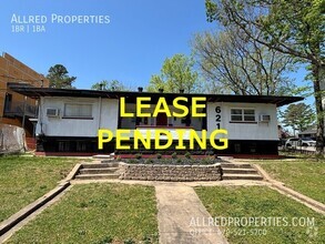 Building Photo - 621 N Leverett Ave