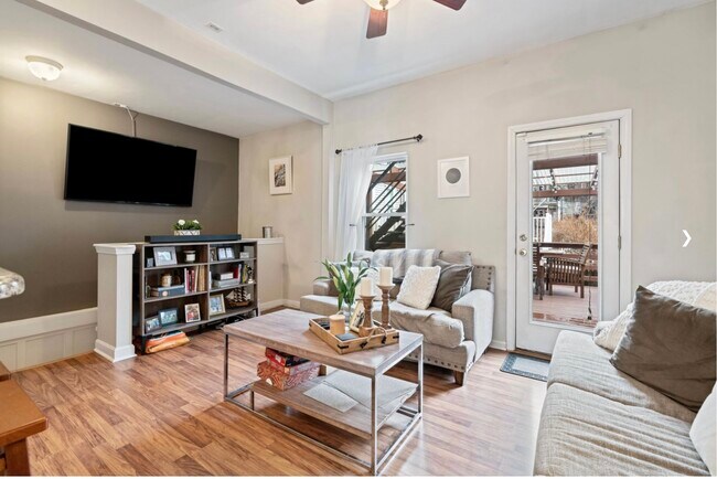 Foto del edificio - 506 E 8th St