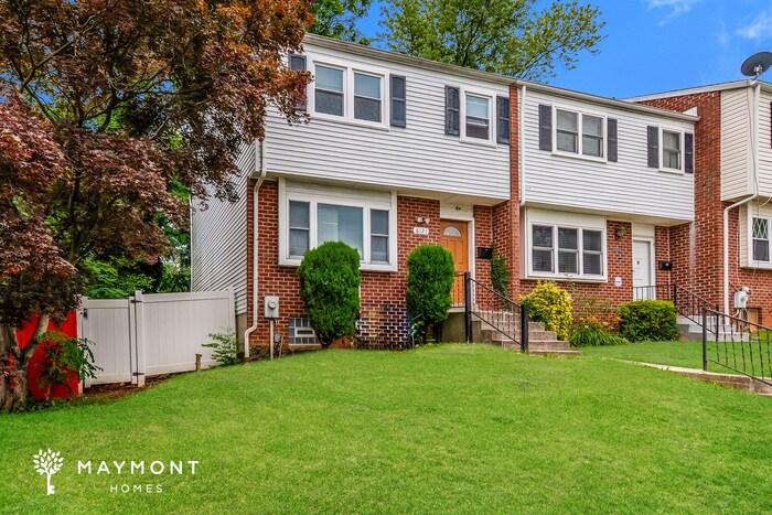 Foto del edificio - 6121 Fairwood Ave