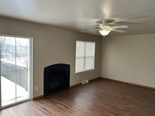 Building Photo - 517 Progress Dr