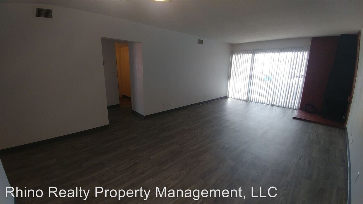 Building Photo - 1100 Madeira Dr SE