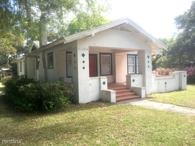 Building Photo - 3 br, 1 bath House - 710 S Oak Ave