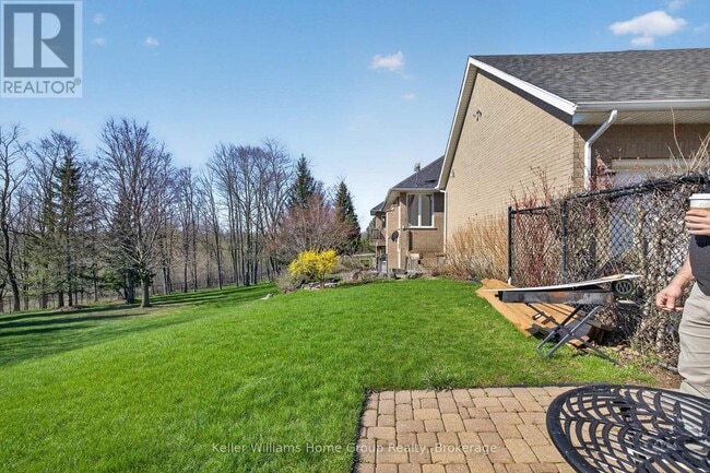 Building Photo - 23 Fox Run Dr