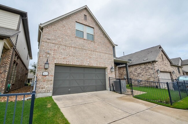 Building Photo - 18214 Lake Eagle Dr