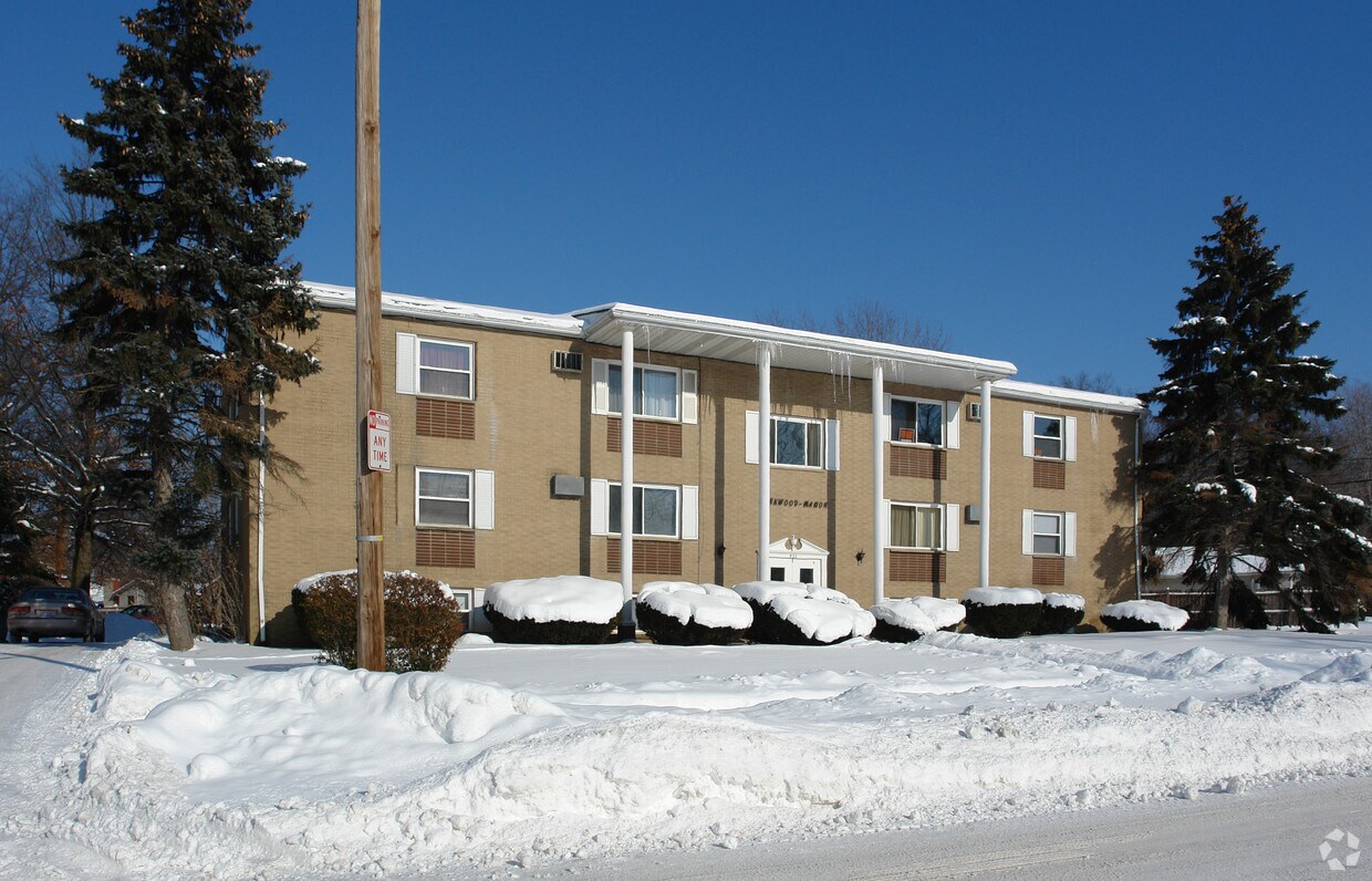 Parkwood Manor Apartments in Lorain, OH