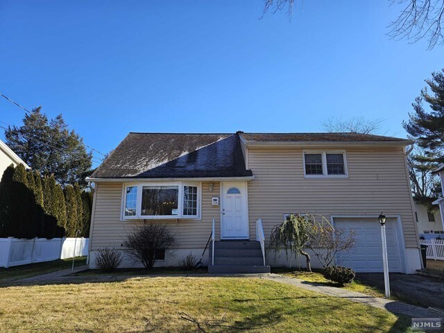 Primary Photo - 116 6th St
