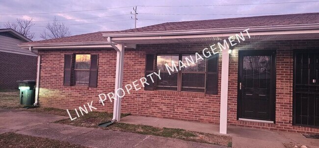 Foto del edificio - 5101 N Moore Ln
